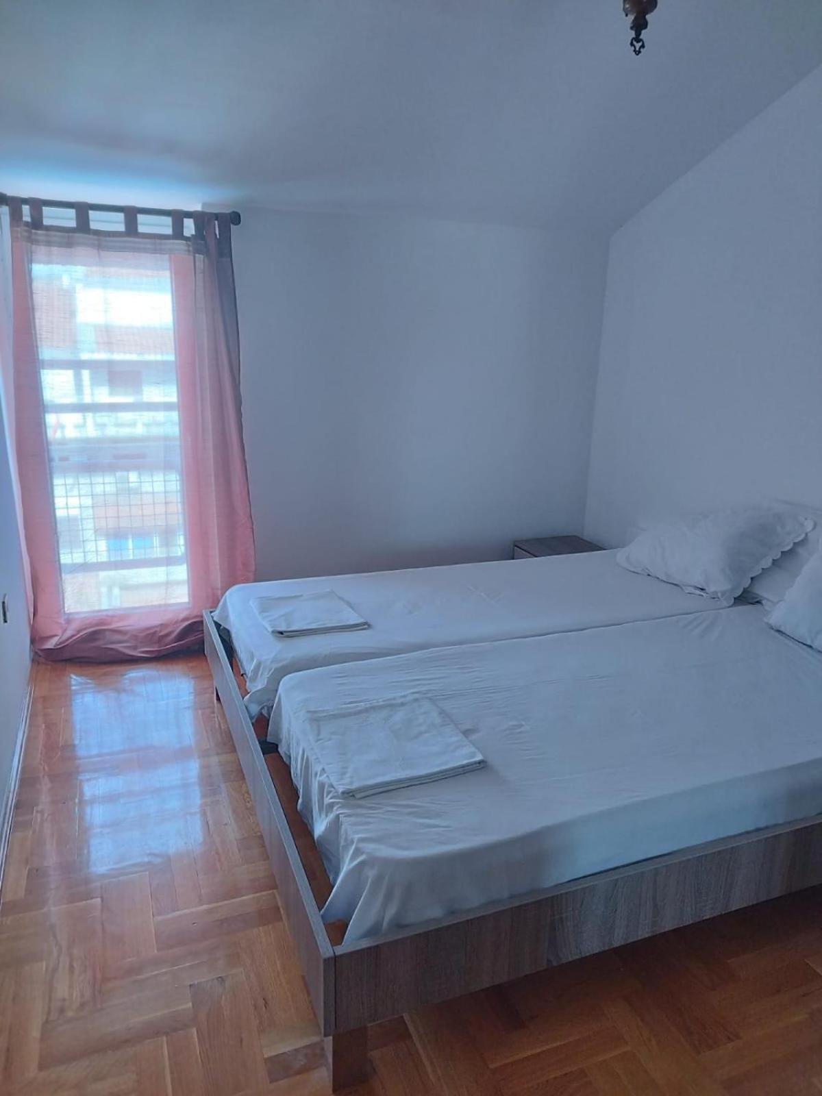 포드고리차 Apartman Senka 2 아파트 외부 사진